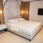Colosseum Hotel 4*