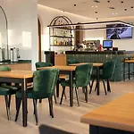 Colosseum Hotel 4*