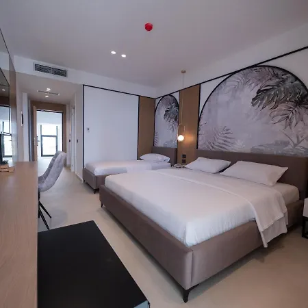Colosseum Hotel 4*