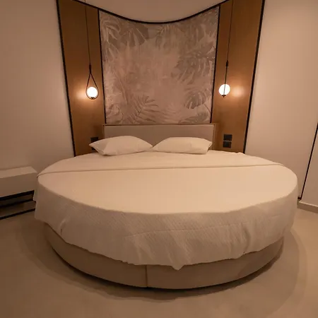 Colosseum Hotel 4*