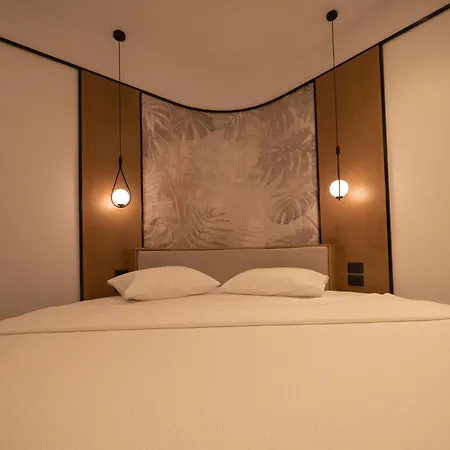 Colosseum Hotel 4*