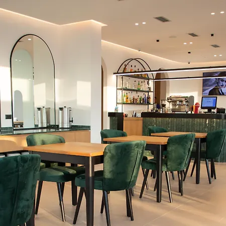 Colosseum 4* Ksamil
