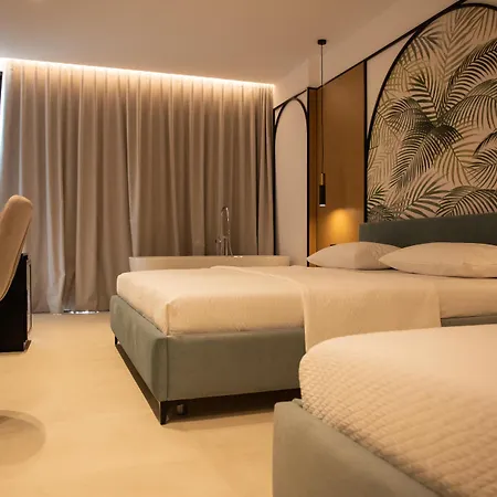 Colosseum Hotel 4*