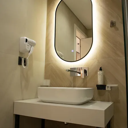 Colosseum Hotel Ksamil