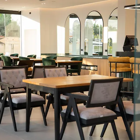 Hotel Colosseum Ksamil