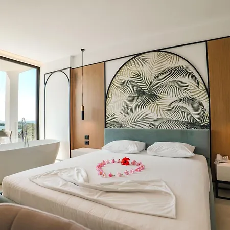 Colosseum Hotel 4*