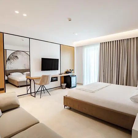 Colosseum Hotel