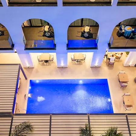 Colosseum Hotel 4*