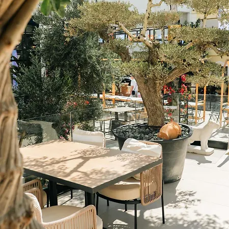 Colosseum Hotel Ksamil