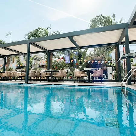 Colosseum Hotel 4*