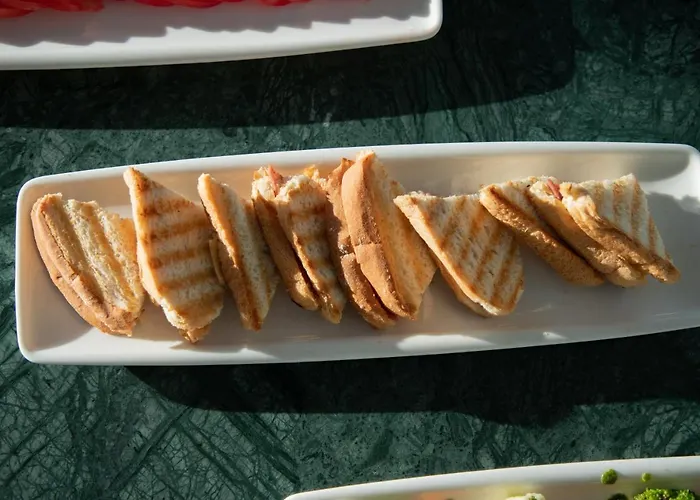 Colosseum Hotel Ksamil